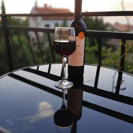 Apartment Maestral Njivice