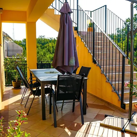 Maestral Apartment